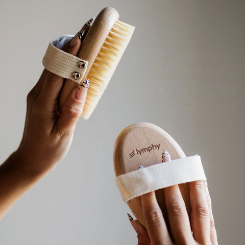 Lymphy body brush in hand
